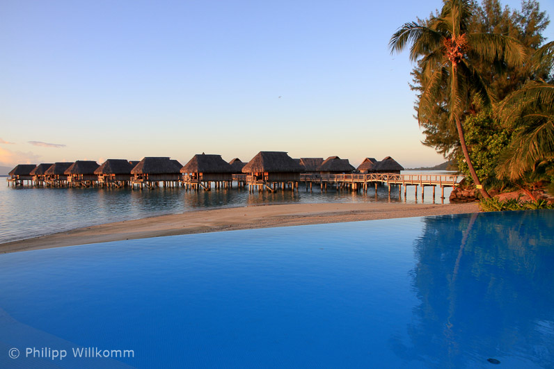 Overwater Bungalows vom Pool
