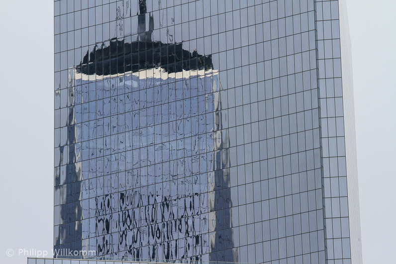 1776 Fuß im Spiegel