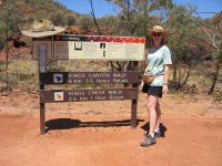 Warnungen am Kings Canyon Walk